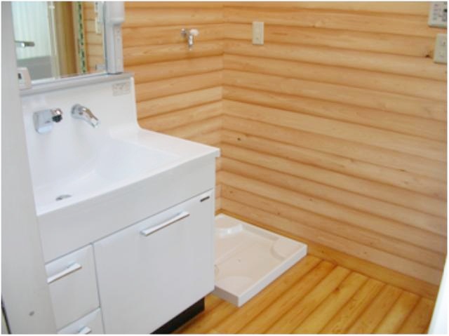 栃木小山 洗面台・洗濯パン施工後